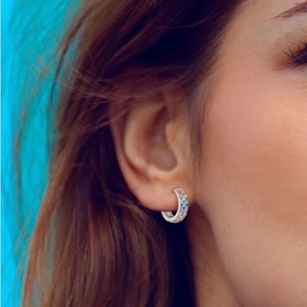 💫 Sterling Silver Colorful Rainbow Hoop Earrings - Picture 3 of 4